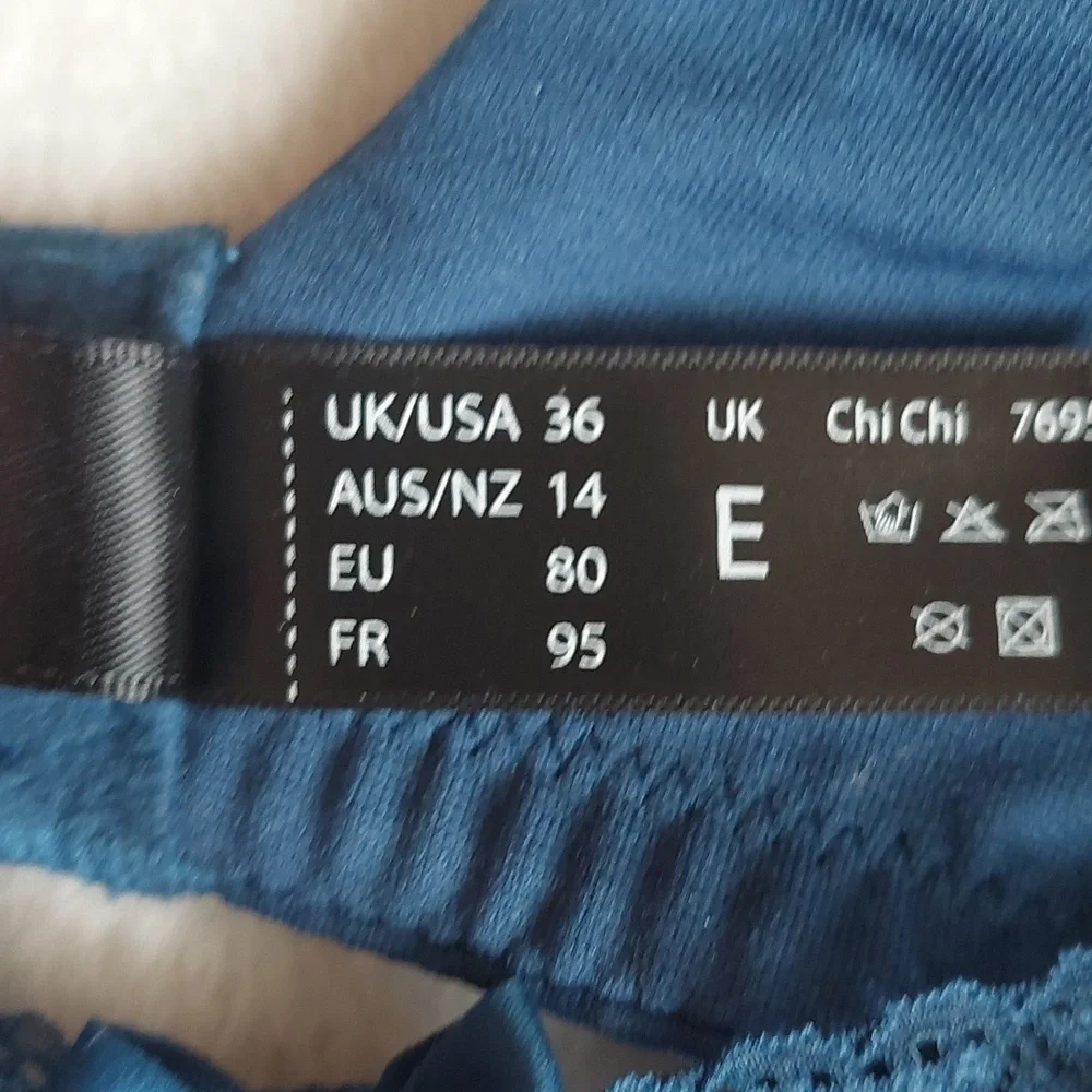 Bra - Picture 2 of 4